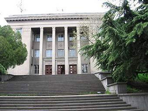 МК, Осаждаемый парламент МК, Осаждаемый парламент