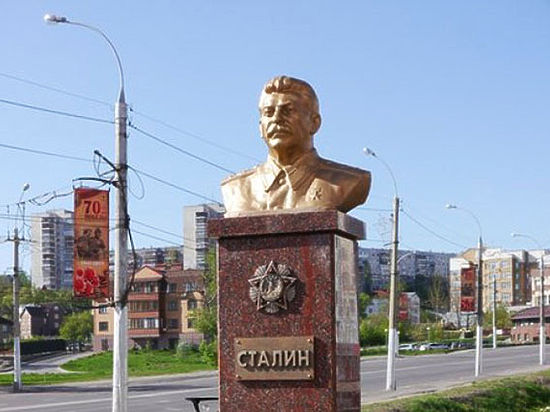 Памятник Сталину установили в Липецке перед 9 мая

