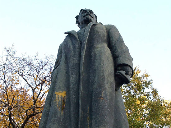 Вернуть Дзержинского на Лубянку: коммунисты празднуют разрешение референдума