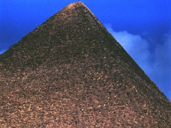 Под египетскими пирамидами может находиться лабиринт времени