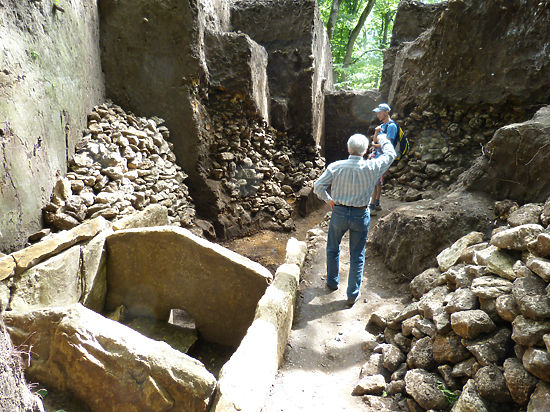 Российский археолог обнаружил в гробницах на Кавказе 