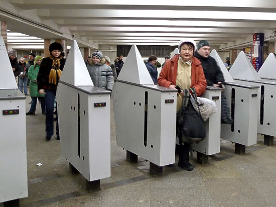 Чиновники установят лимит для безлимитных проездных на метро
