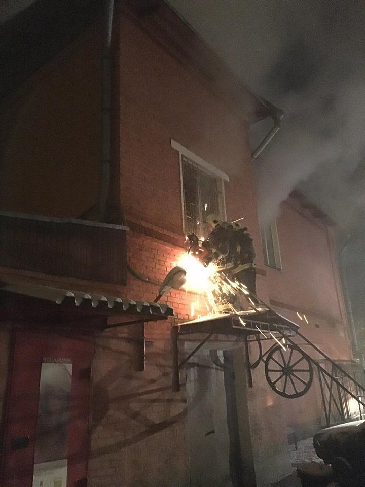 Пожар в общежитии на севере Москвы произошел из-за короткого замыкания