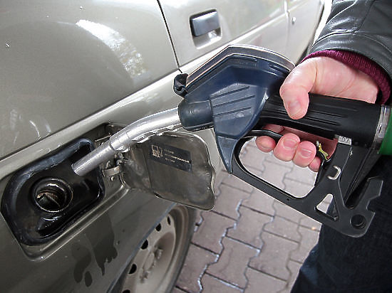 Шокирующая цена литр бензина в США подешевел до 8 рублей