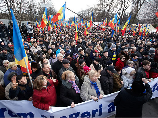 Граждане Молдовы хотят досрочных выборов!