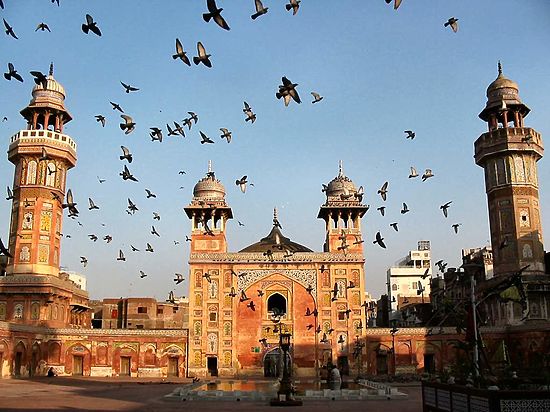 «Объявлена война христианской цивилизации»: теракт в Лахоре убил 72 человека