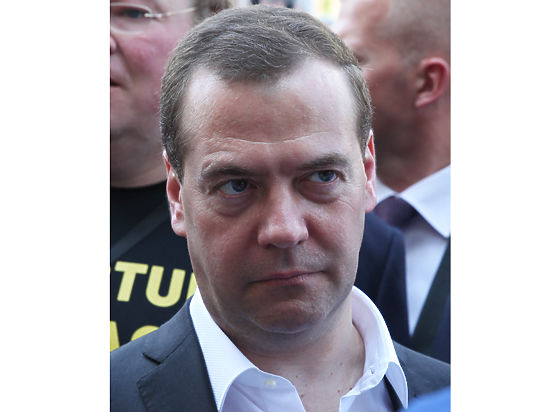 Медведеву предложили проверять авиапассажиров по-новому