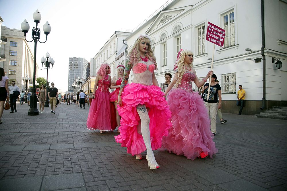 В Москве отметили Всемирный день блондинок
