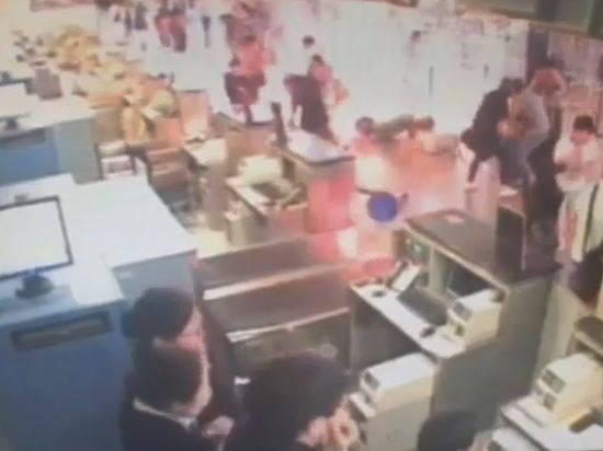 СМИ взрыв самодельной взрывчатки в шанхайском аэропорту попал