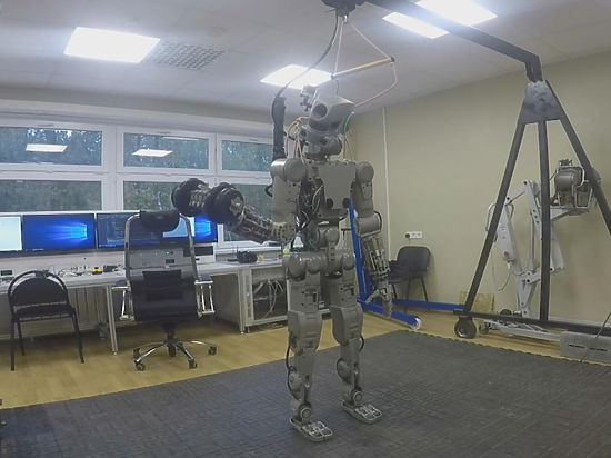 Разработчики  раскрыли  тайны  робота  Федора:  делает  уколы,  полетит  к  спутникам