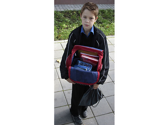 Спинолом: портфели старшеклассников весят 10–15 килограммов