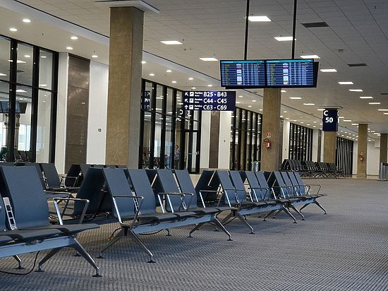 Депутатам вернули право бесплатного пользования VIP-залами аэропортов