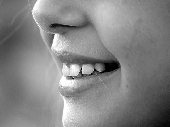 Обнаружена взаимосвязь между счастьем в личной жизни  и здоровьем зубов