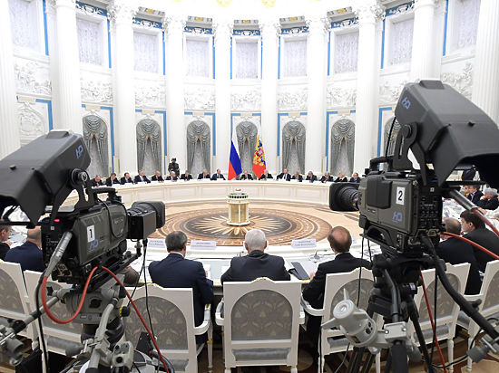 Путин устроил жуткий разнос главе РАН за чиновников, ставших академиками