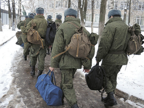 Я бы в армию пошел: москвичи захотели служить