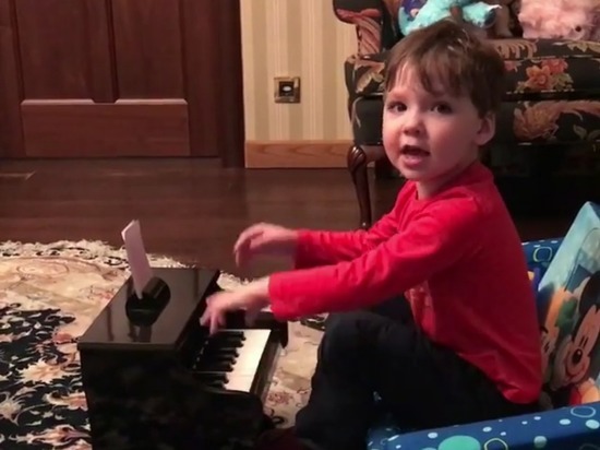 В Cеть попало умилительное видео выступления трехлетнего сына Пугачевой В Cеть попало умилительное видео выступления трехлетнего сына Пугачевой