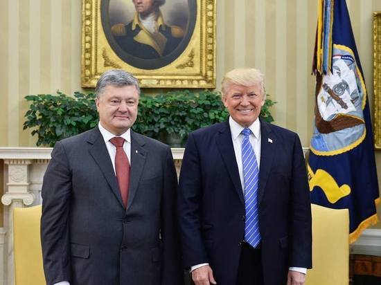 Трамп использовал артикль «the», говоря об Украине с Порошенко