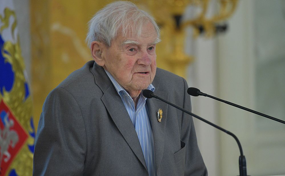 В Санкт-Петербурге на 99-м году жизни скончался известный советский и российский писатель Даниил Гранин