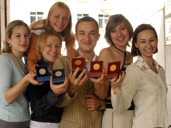 В ряде российских регионов золотую медаль получил каждый пятый выпускник