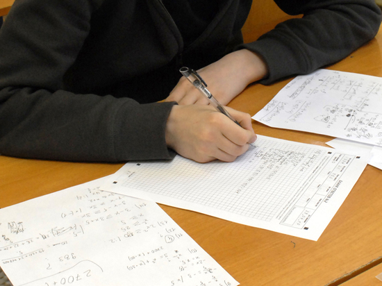 Школьники попросили изменить ЕГЭ: экзамен по математике разделят на два
