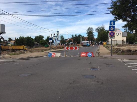 Дорогу по Дзержинского в Калуге закрыли для движения автотранспорта 