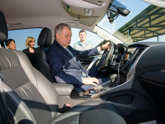 Калужский губернатор испытал новый Mitsubishi Pajero Sport, собранный в Калуге 