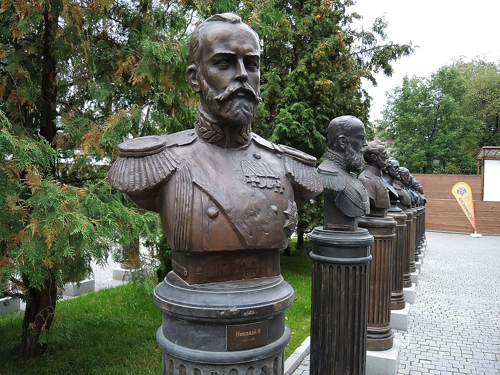 С конца мая в Москве работает доступ к "Аллее правителей", скульптурной композиции, автором которой стал Президент Российской академии художеств Зураб Церетели.