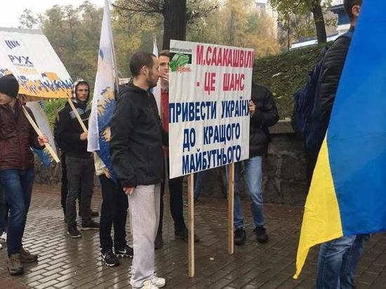Очередной майдан: СМИ сообщили о захвате правительственного квартала Киева