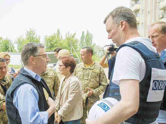 Эксперты: Волкер и Аваков шантажируют Москву миротворцами и коллаборантами