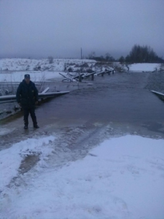 Опять половодье: в Ивановской области река Нерль вышла из берегов, затоплен мост