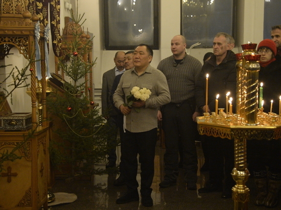 Глава Тувы в ночь на Рождество посетил Воскресенский кафедральный собор