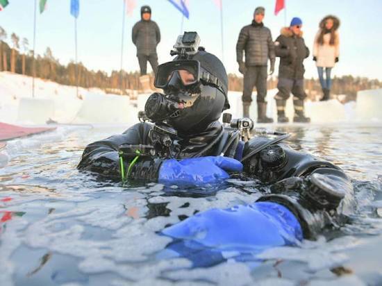 Казанские дайверы провели подо льдом более шести часов