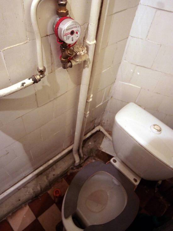 Гроб с туалетом: ужасы самых маленьких квартир России