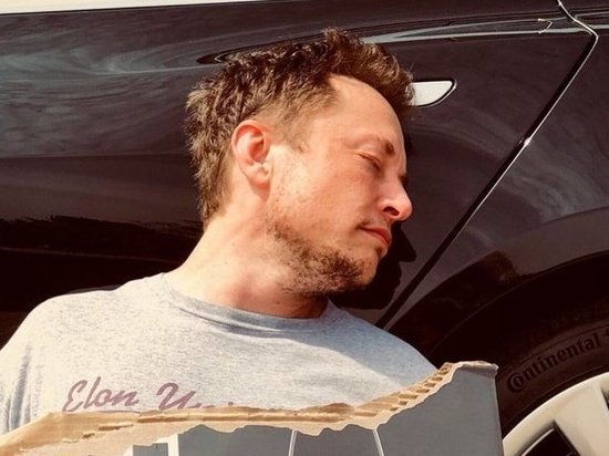 Илон Макс объявил в соцсетях о «банкротстве» Tesla