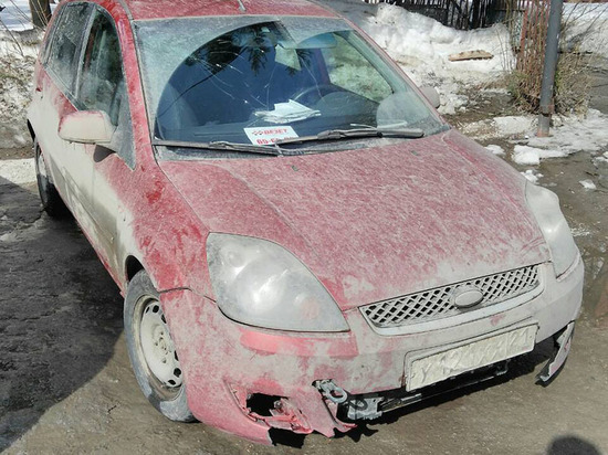 В Чебоксарах задержали пьяную компанию на Ford Fiesta, пытавшуюся украсть водку