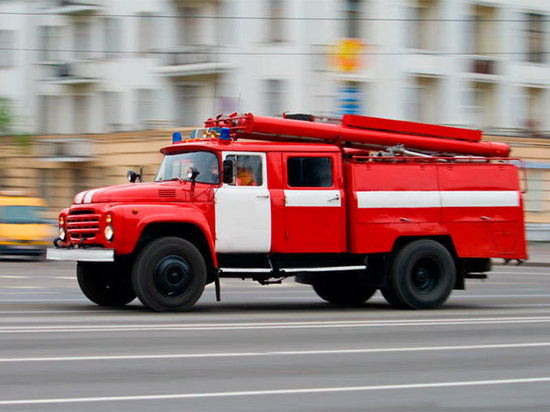На Харьковщине из горящей многоэтажки вывели 30 человек