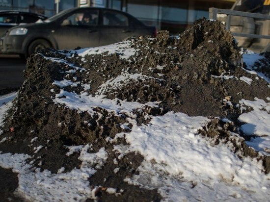 Автоледи пенсионного возраста в Петрозаводске наехала на песок и опрокинулась 