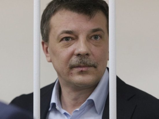 15 женщин и 13 лет: неожиданные подробности приговора полковнику Максименко