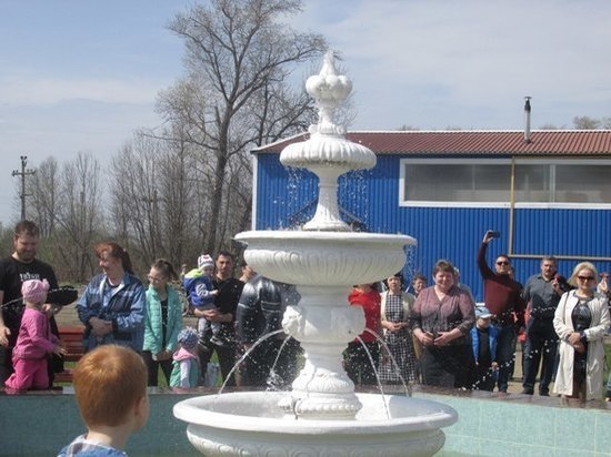В посёлке Оленино открыли фонтан