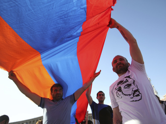 «Потеряли Армению»: на ТВ устроили марш несогласных