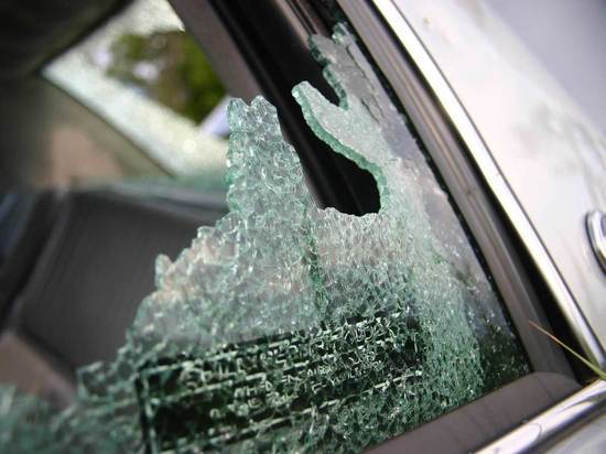 Житель Мичуринска разбил авто жениха своей бывшей подруги
