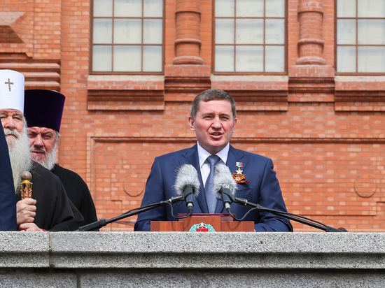Андрей Бочаров передал волгоградцам праздничное обращение президента