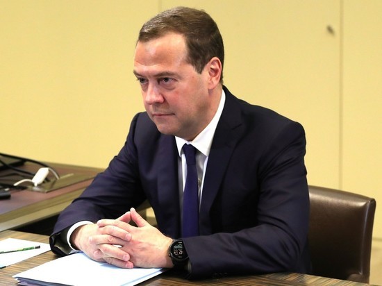 Разволновавшийся Медведев при оглашении состава нового кабмина перепутал отчество Шойгу