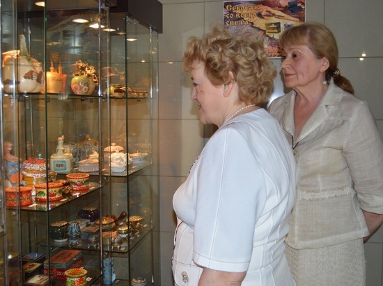 В гостинице «Волгореченск» открылась уникальная выставка шкатулок из частной коллекции Татьяны Селезневой