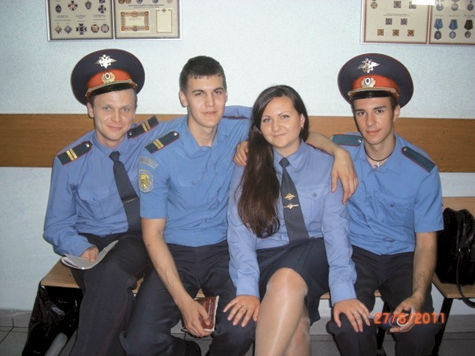  Один из подозреваемых Артем Скубак (крайний справа) — племянник начальника УВД по СВАО. 