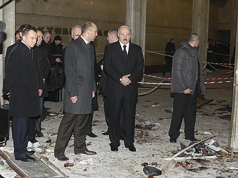 Лукашенко на месте взрыва.