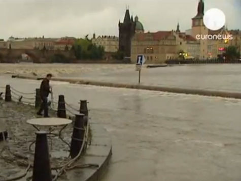 Наводнение в Праге достигло своего пика - фото 1