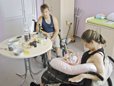 Украина украла у родителей-инвалидов с ДЦП здоровую новорожденную девочку