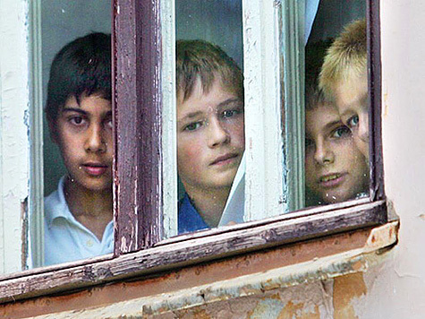 Нужно 100 000 подписей, чтобы защитить российских детей от подлости российских депутатов