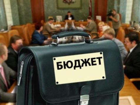 В проекте бюджета на ближайшие три года найдена «дыра» в 250 млрд рублей
